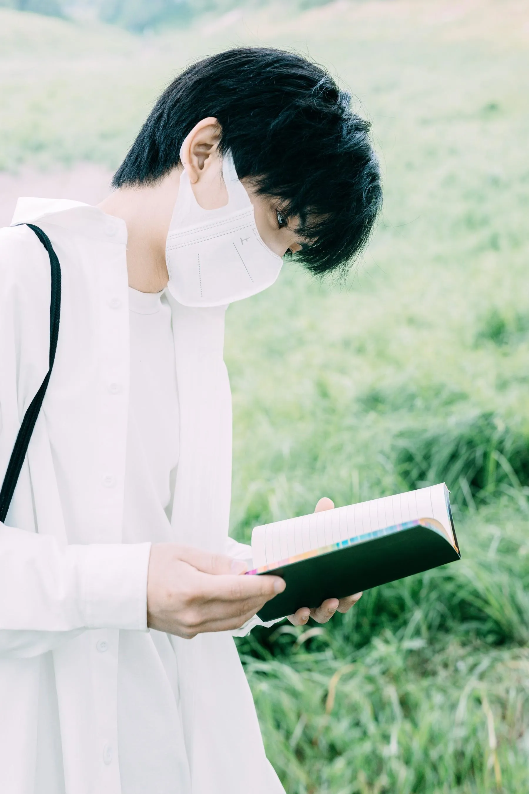 [艺图语] 2022.06.18 白衣少年 hoooka [22P]插图